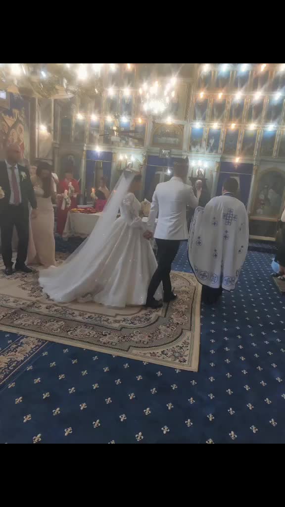 știni