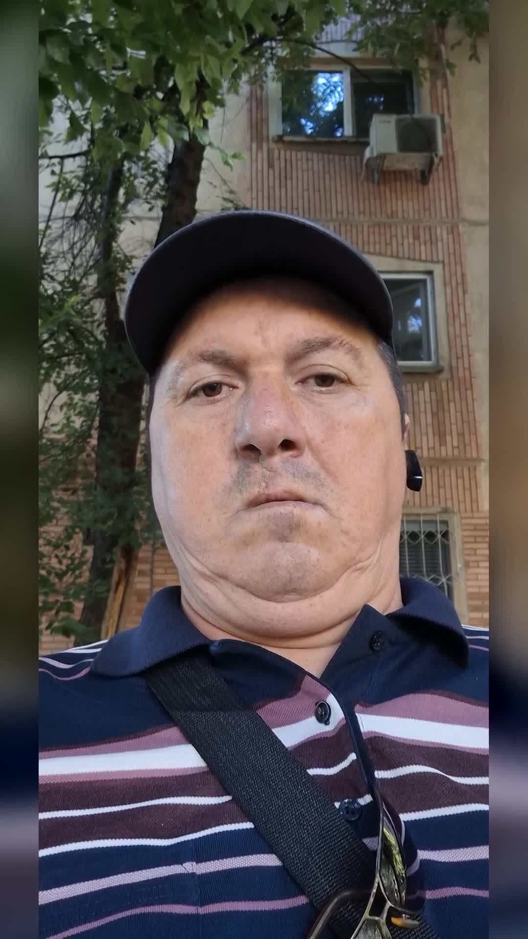 |||{"overlays":[{"text":"BUNĂ  îmi  este  rușine intru lave că am probeme cu vorbirea oseara buna.","x":0.15370370370370373,"y":0.6183544303797468,"fontSize":26.0,"color":4294967295,"isEmoji":false}]}