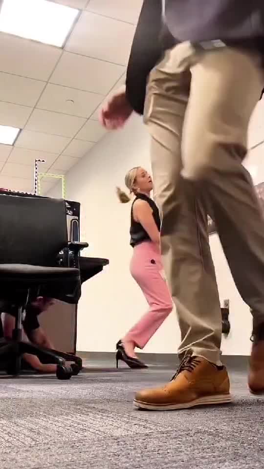 🤣 Coworkers Prank Scare 🤯| Funny Videos - Hilarious Reactions Moments 🤭    👇🏼 YouTube.com/@GeorgeChristmas