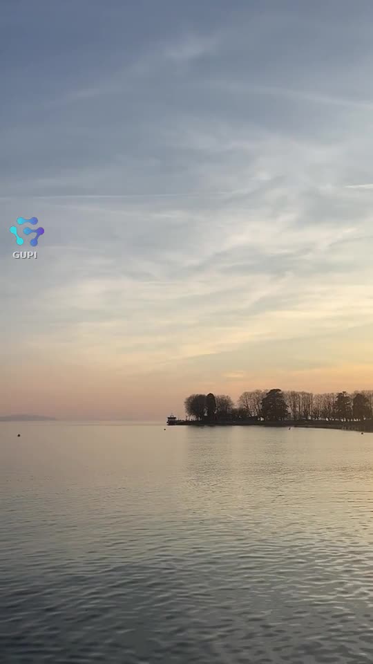 Ai asasinat limba română,
iar apoi te întrebi
de ce nu te mai înțelege nimeni.
Când risipești sensul cuvintelor,
îți pierzi și drumul gândurilor.