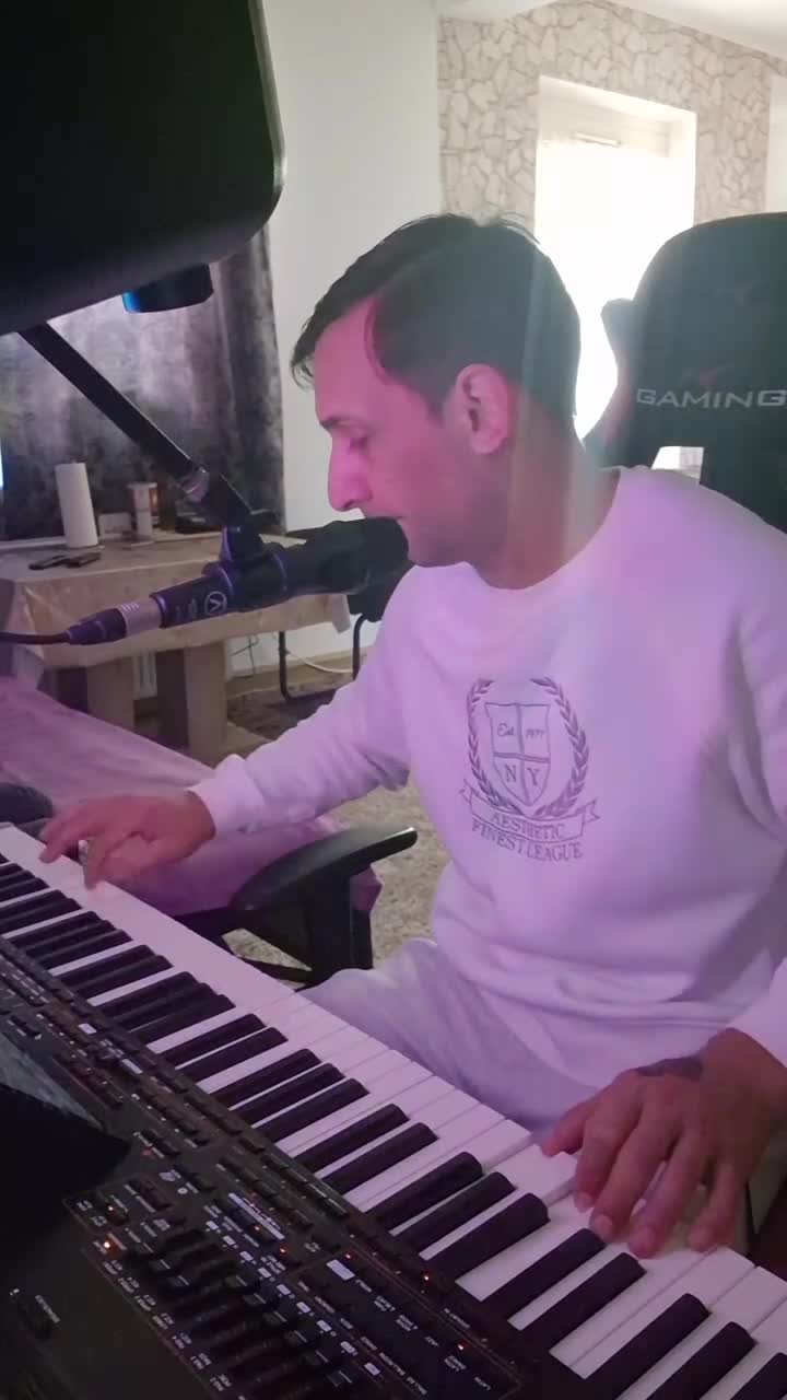 |||{"overlays":[{"text":"CA ÎNCEPĂTOR MERGE DAR MAI E DE ÎNVĂȚAT MULT!🎹🥰","x":0.16887207031250004,"y":0.4785504774476906,"fontSize":14.0,"color":4293467747,"isEmoji":false}]}