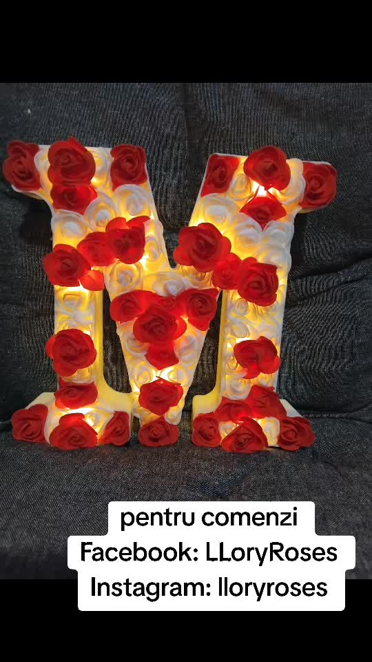 litera cu led și trandafiri din săpun ❤️🌹💌