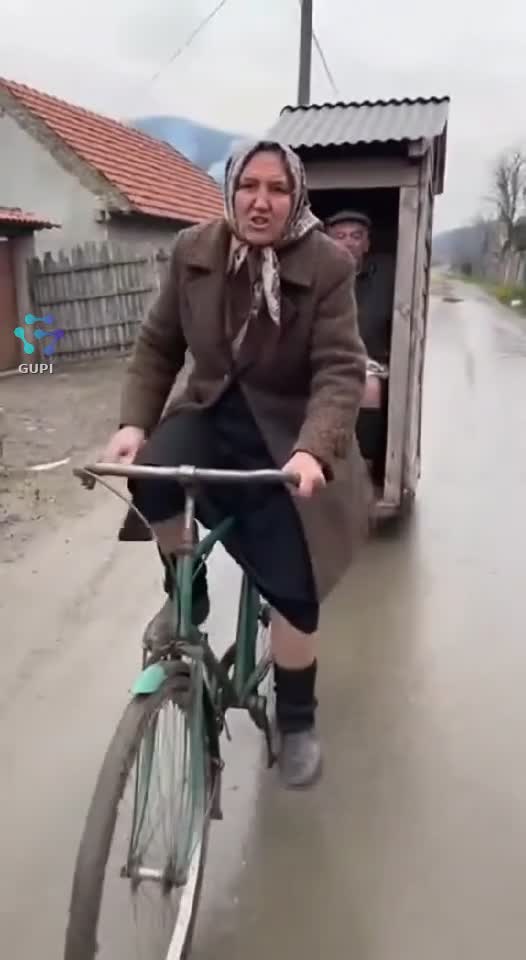 totdeauna să ți cumperi hârtie din timp.Om Al Străzii 🤣
