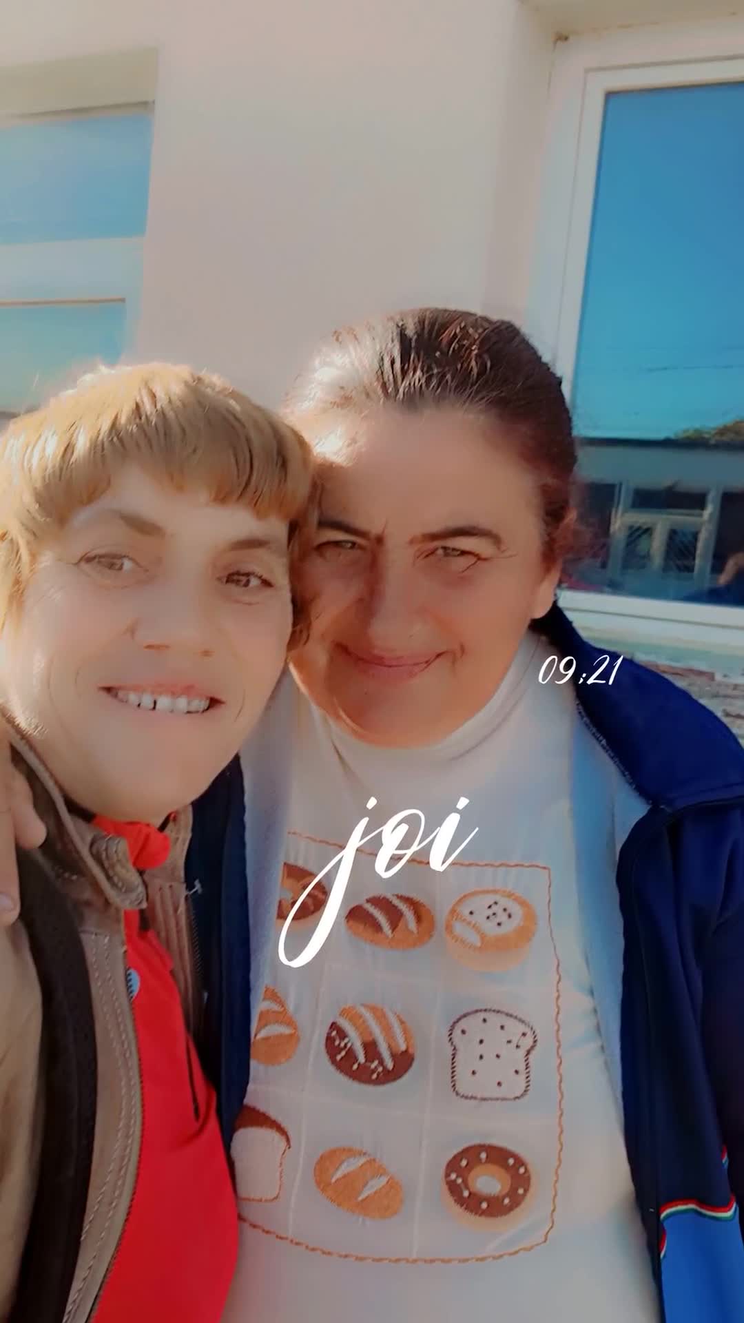 |||{"overlays":[{"text":"❤","x":0.10740740740740742,"y":0.705379746835443,"fontSize":48.0,"color":4294967295,"isEmoji":true},{"text":"❤","x":0.41851851851851857,"y":0.7027426160337553,"fontSize":48.0,"color":4294967295,"isEmoji":true}]}