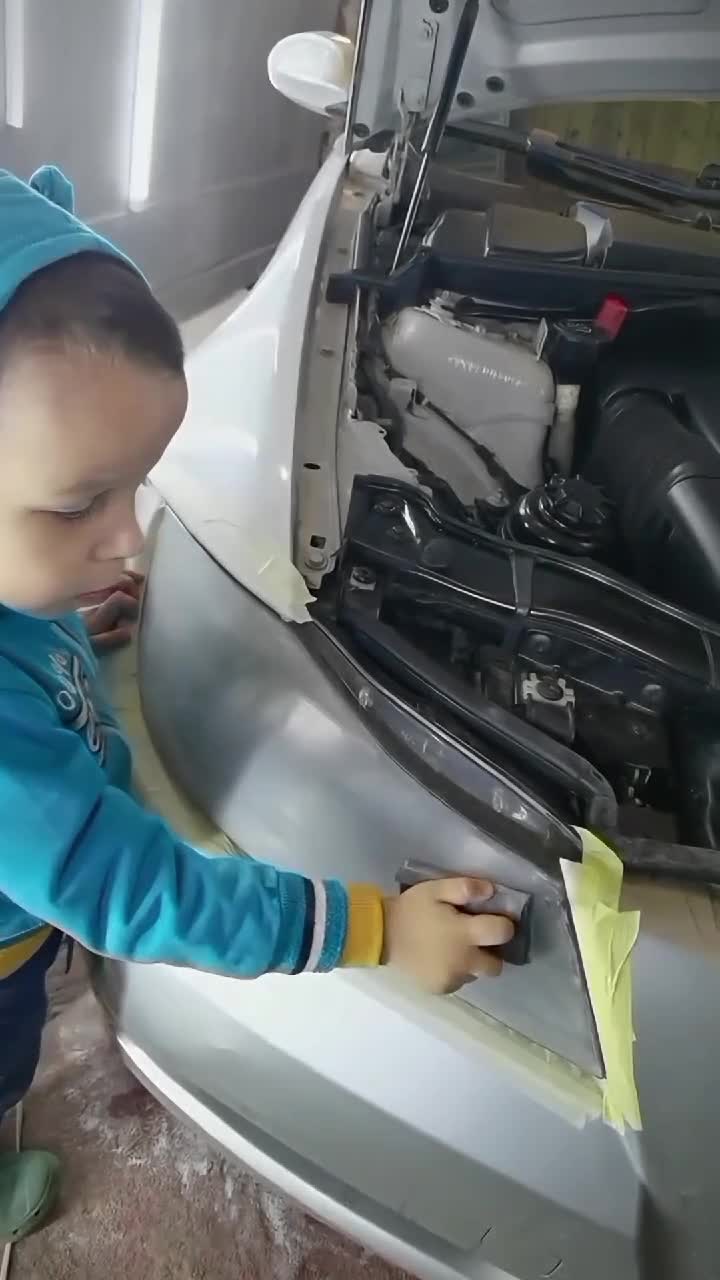 Voi aveți astfel de ajutoare? 🫣?
Talent de mic!😁
Când pasiunea începe devreme ❤️🚘 
Nu e niciodată prea devreme să înveți meserie! 💪
