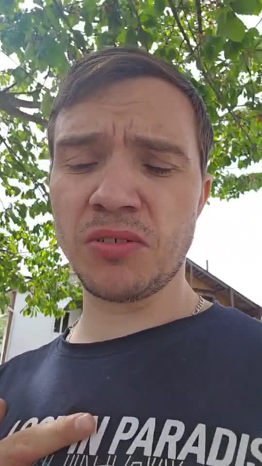 Merita sa ma apuc de treaba?