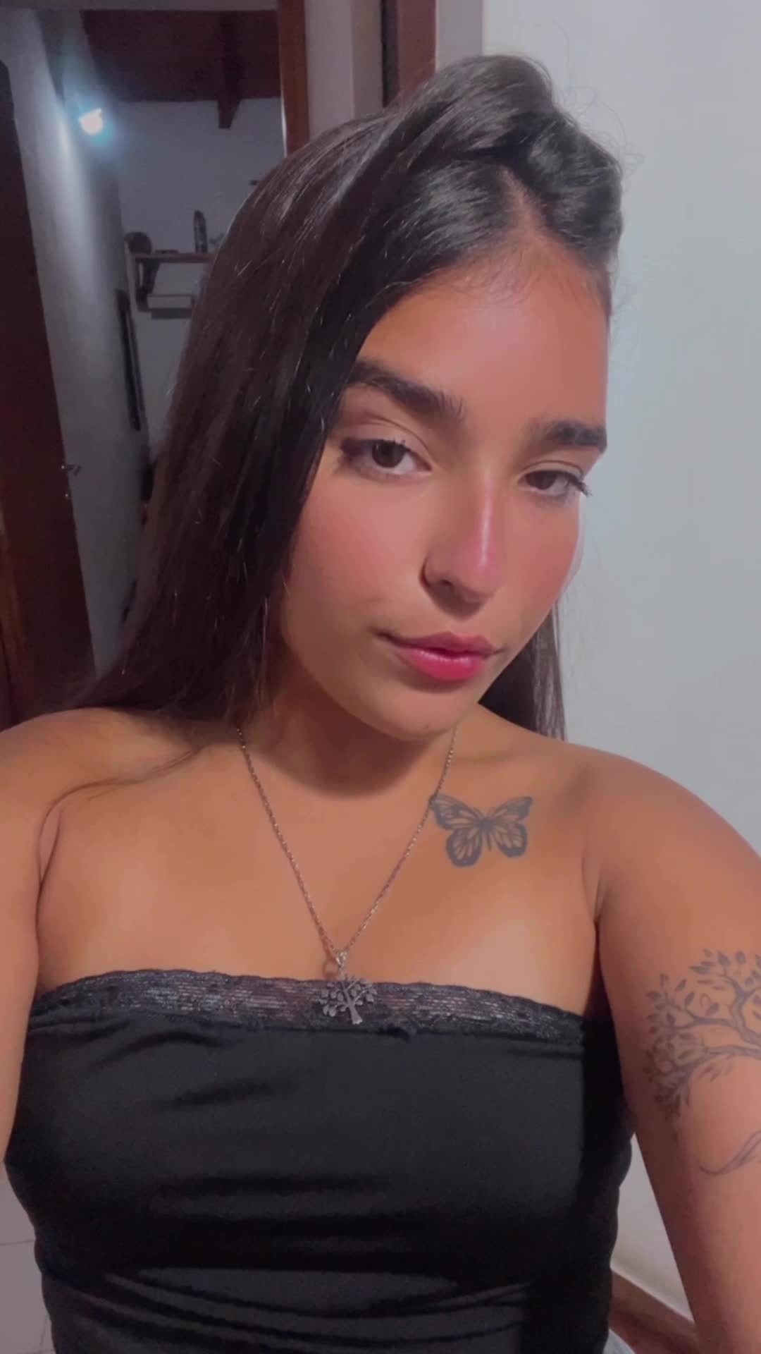 va astept pe ig
@dariatarfa_|||{"overlays":[{"text":"va pup SI eu","x":0.22361111111111112,"y":0.8977678571428571,"fontSize":26.0,"color":4294967295,"isEmoji":false}]}