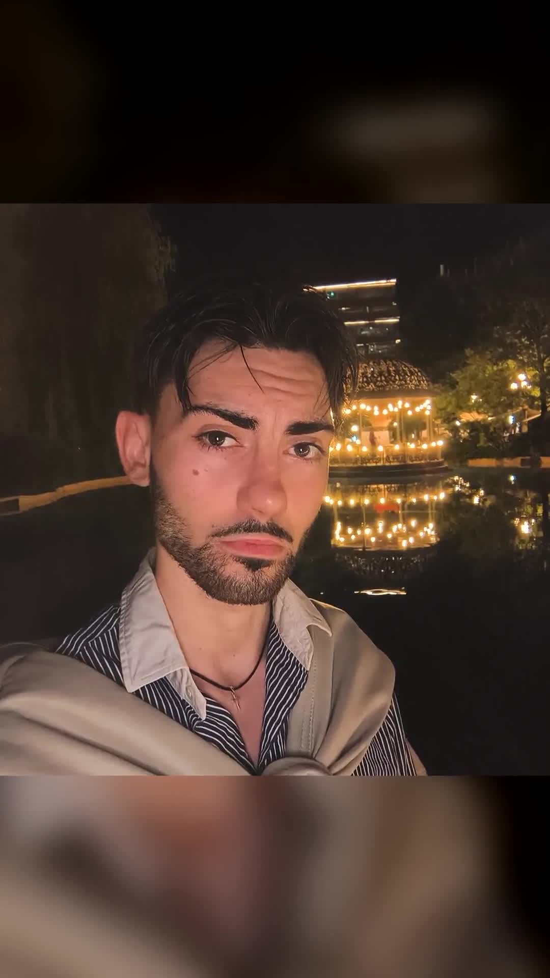 cineva singură pe aici ?🤪🫣
