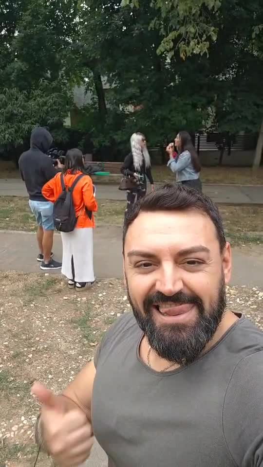 pe banii