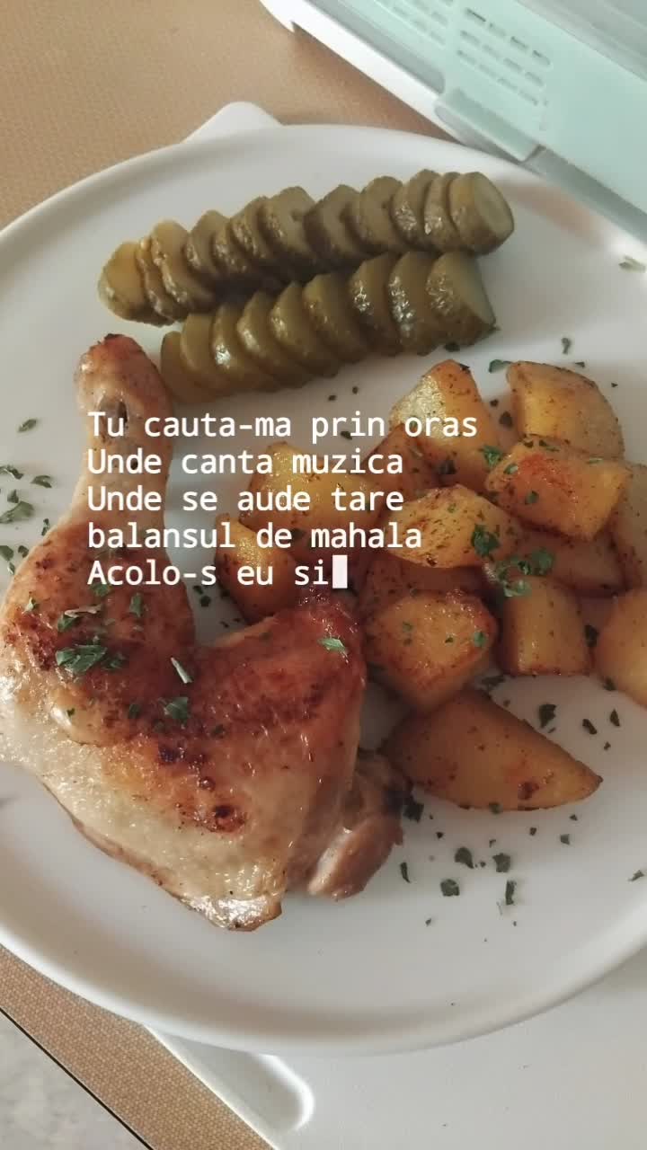 Vă țuc nebunelor