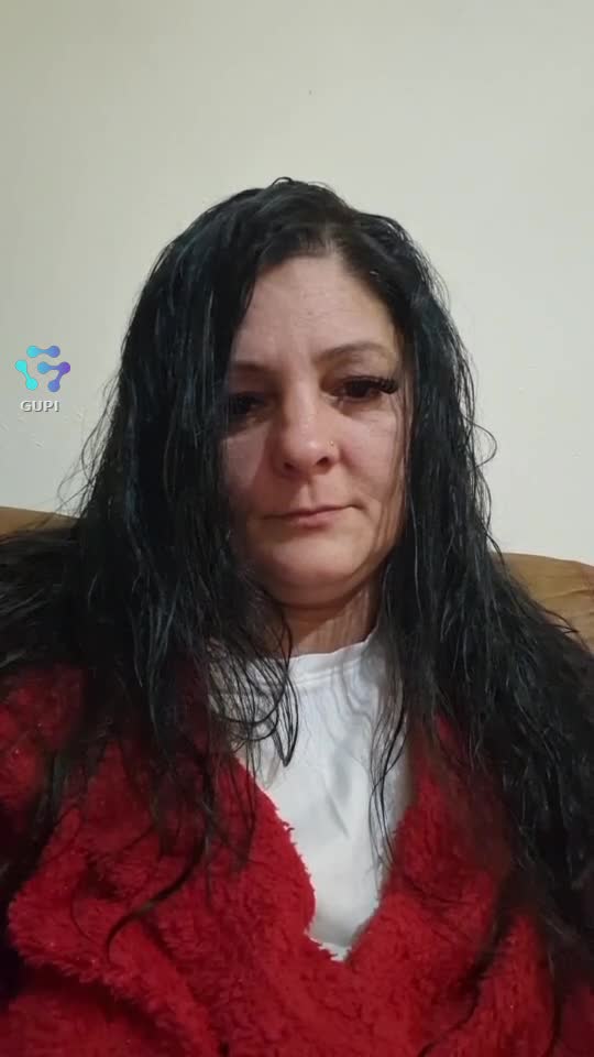 Am fost o fată chinuită și trecură prin multe greutăţi Dar niciodată părăsită de Dumnezeu mereu din ori ce tragedie a veți mele
