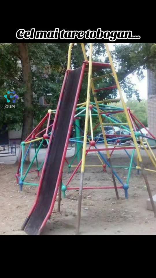 cel mai tare tobogan...😂😂