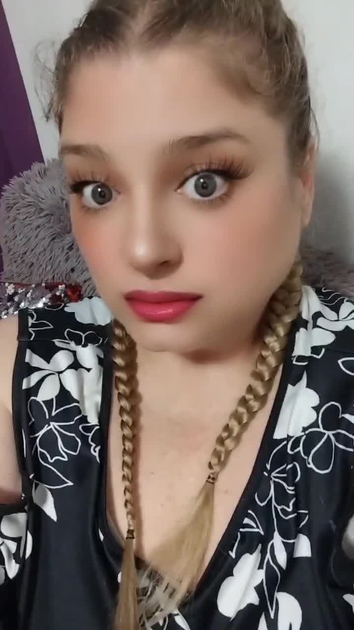 Haida să te țuc un pic 😘😘😚😘😚