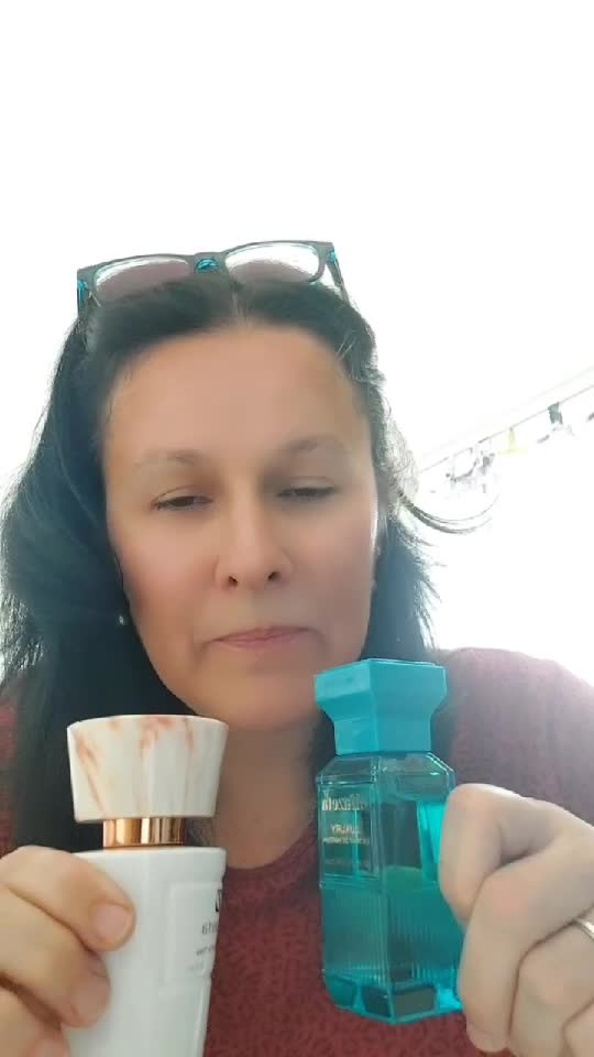 Parfumul alb/Parfumul albastru
