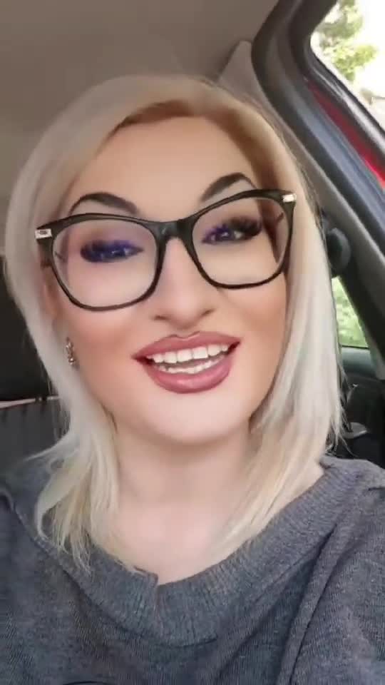 🤗