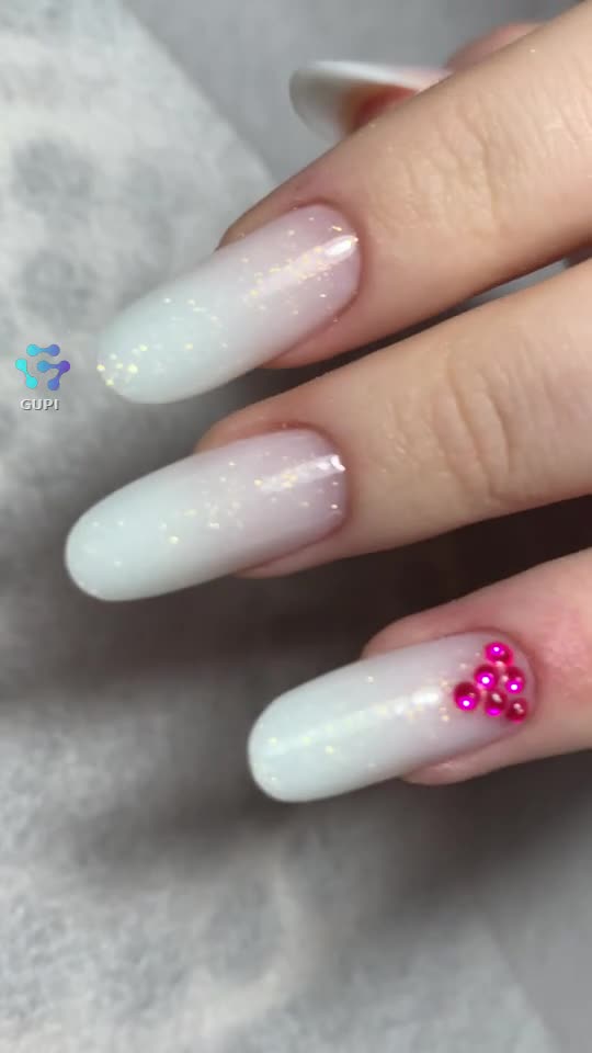 nails
