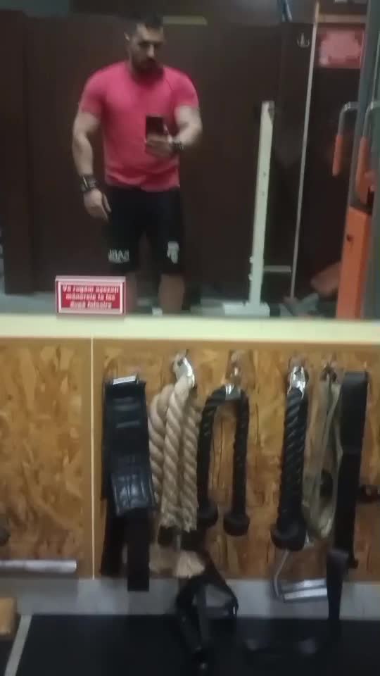 vrei un sfat de antrenament ?? lasă un mesaj iar eu incerc sa te ajut ,vrei să slăbești sau vreo sa pui masa musculara ? un corp sănătos e important !