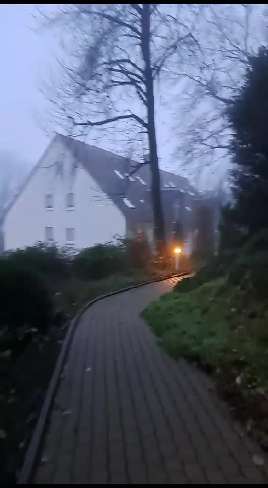 Ultima casa din lume! aici se termina casele si incepe viata!