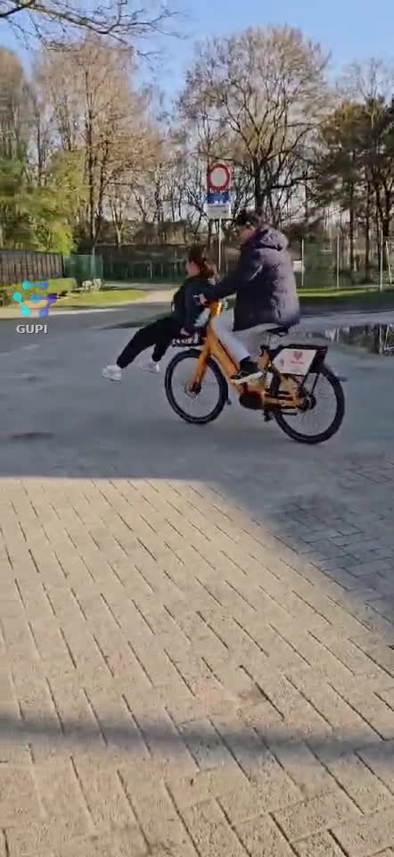 Doi nebunii😅🤭