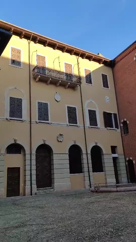 Curtea Tribunalului din Verona 🇮🇹         ții