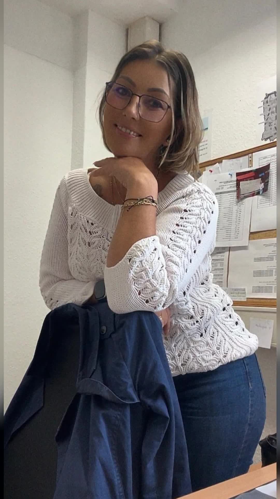 Intre ceea ce este corect si ceea ce este gresit, alege ce te face fericit! 😊😊😊