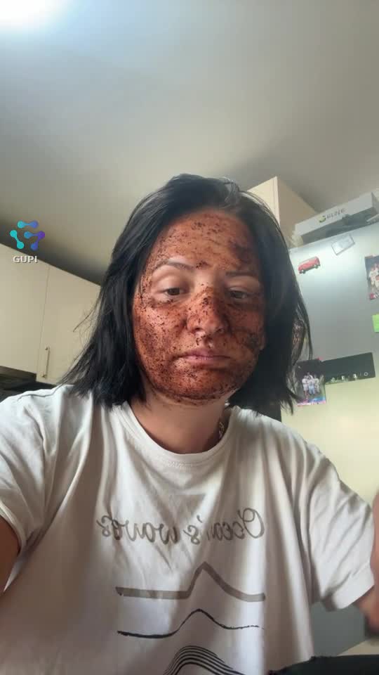 mască din cafea îți curăță tenul și-ți lasă pielea fină .merita încercată|||{"overlays":[{"text":"cafeau foarte buna pt ten..","x":0.10245971162001699,"y":0.695636025998143,"fontSize":26.0,"color":4294967295,"isEmoji":false}]}