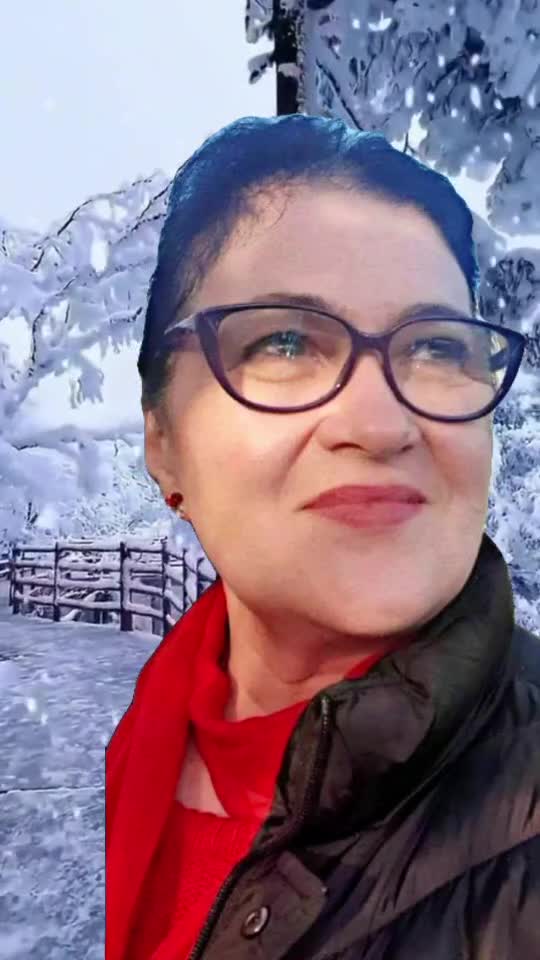 Sa ne bucuram de fiecare clipă, de fiecare zi primita in " DAR", cu recunostinta!🙏🥰