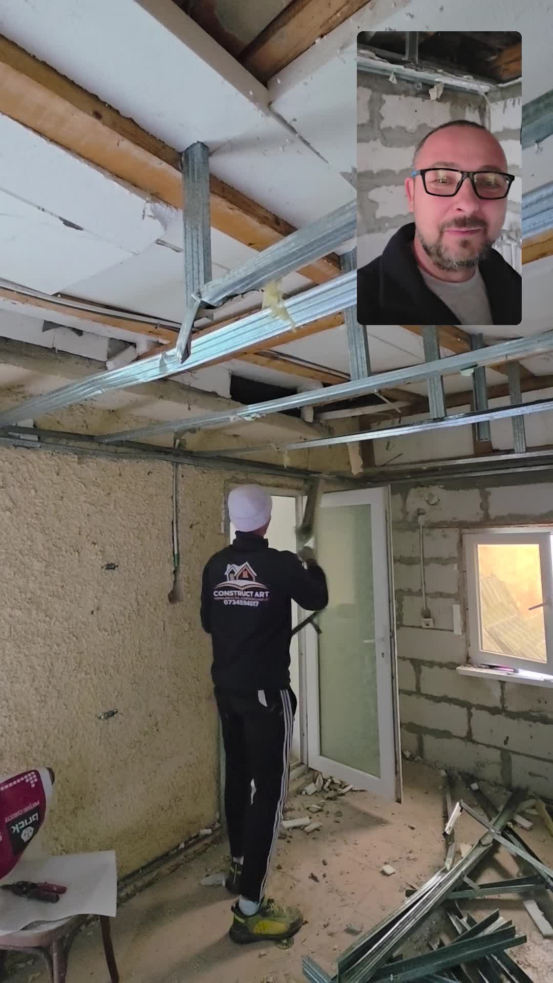 Ce esti tu ? CARTONGEGIST? 
Când lucrarea e făcută de mântuială, o luăm de la zero! 💪🔨 Tu ai fi desfăcut tot? 😅