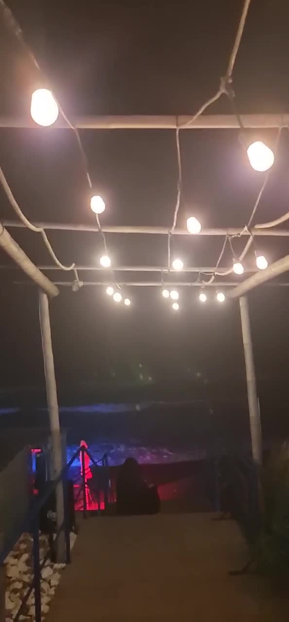 Când sufletul ți-e gol,  privește cerul și vei vedea că dincolo de nori e soare întotdeauna și te va ajuta să mergi pe calea ta, întotdeauna!🫶🏽