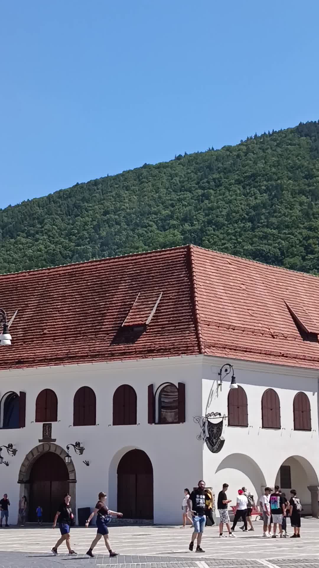 Piata Sfatului Brasov|||{"overlays":[{"text":"Piata Sfatului Brasov","x":-0.010578522858796235,"y":0.9428112803726553,"fontSize":21.143545385117015,"color":4294967295,"isEmoji":false}]}