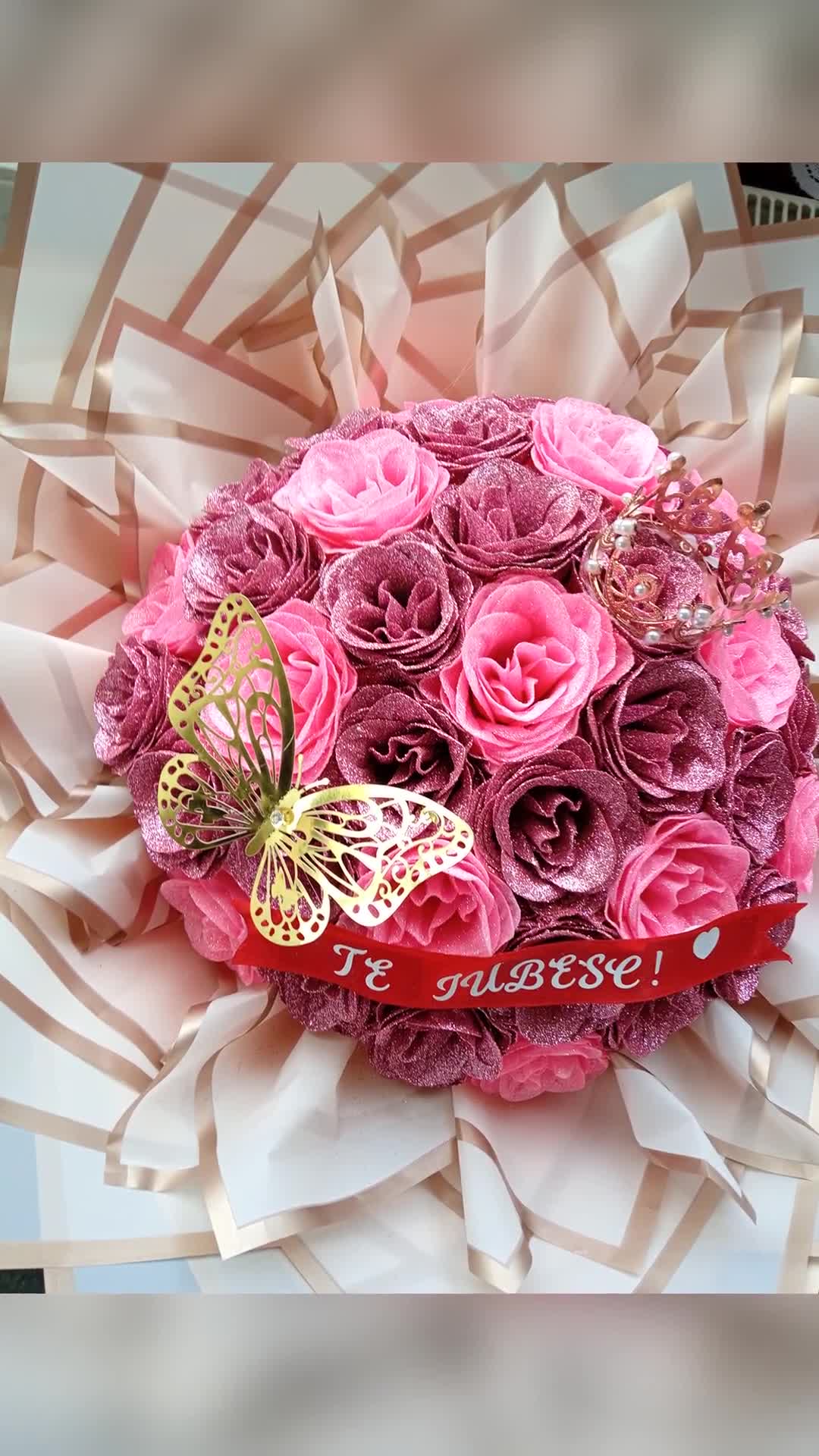 |||{"overlays":[{"text":"buchet trandafiri imperiali cu sclipici\ndetalii in privat","x":0.10486111111111086,"y":0.7905253297277074,"fontSize":14.0,"color":4294967295,"isEmoji":false}]}