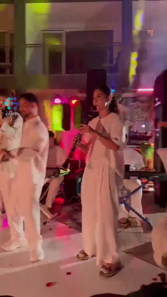 Video de @MarcelAndrei
