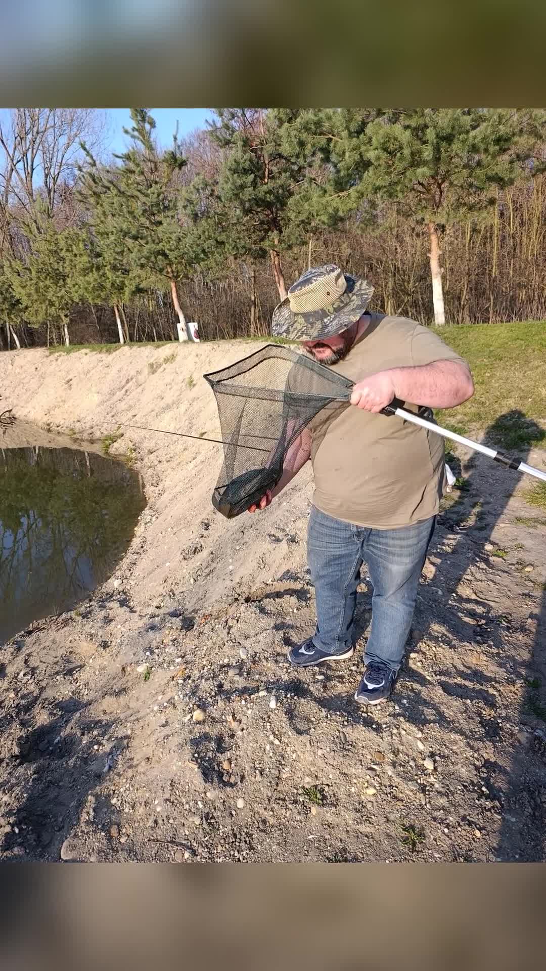 parca este ceva in mincioc 🤣