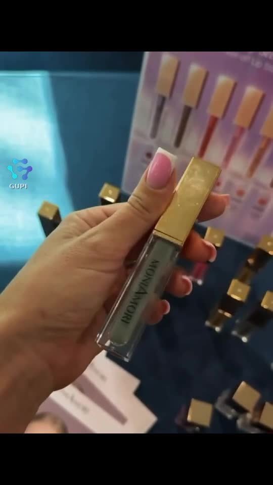 Noutăți MoniAmori! ✨ MyLip Secret pentru culoare rezistentă și Juicy Oil pentru buze hidratate și strălucitoare. Abia aștept lansarea! Tu ce alegi?