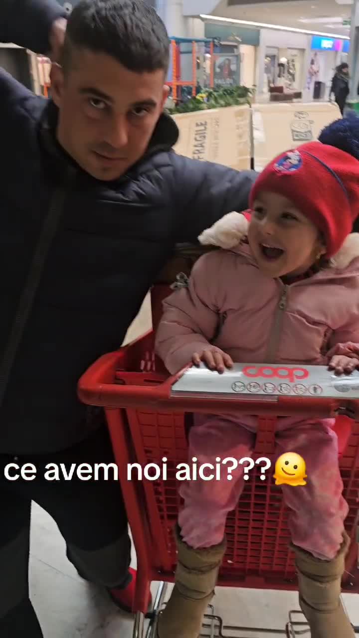 family time🥰
Va salutam di Italia,  voi de unde ne salutati??