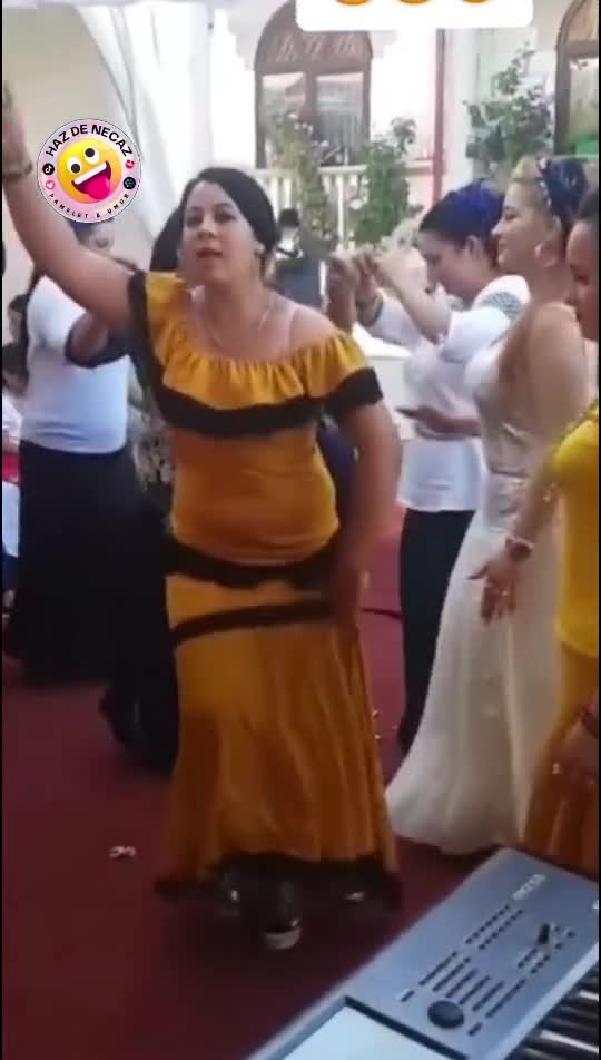 Când eşti şefă şi întărâți prietenele tale 🤪