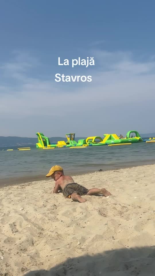 La plajă Stavros