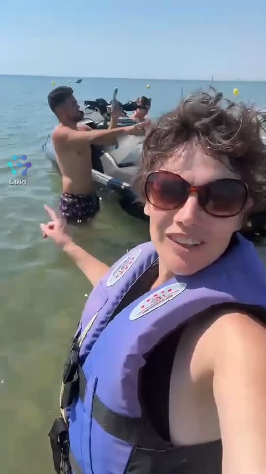 ioana.incruises.com |||{"overlays":[{"text":"Călătorim inteligent cu clubul de vacanță","x":0.20298032407407393,"y":0.8415914786967419,"fontSize":14.0,"color":4294940672,"isEmoji":false}]}