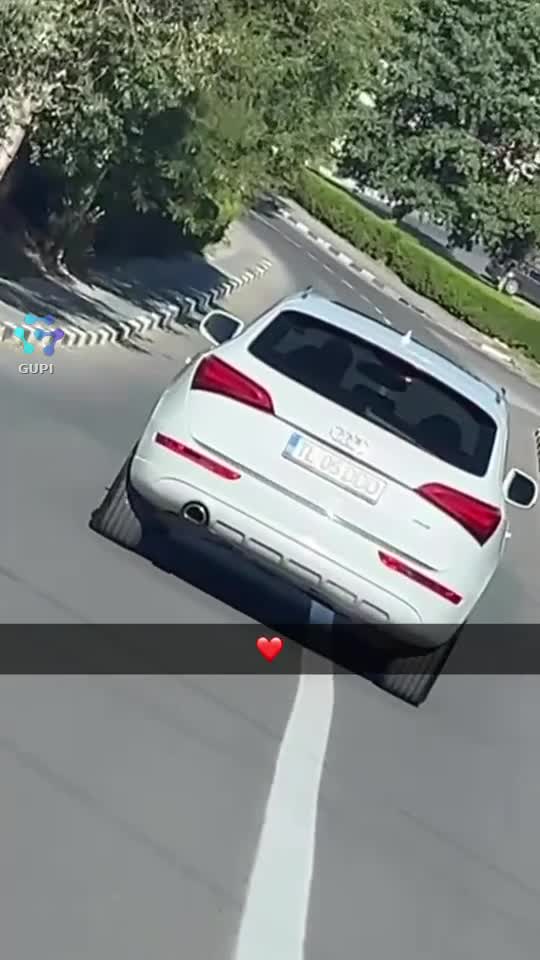 |||{"overlays":[{"text":"Oare dacă intru în fimiu facem amiabilă sau sună la Poliție?🤣❤️","x":0.10256410256410249,"y":0.5822535211267603,"fontSize":14.0,"color":4294967295,"isEmoji":false}]}