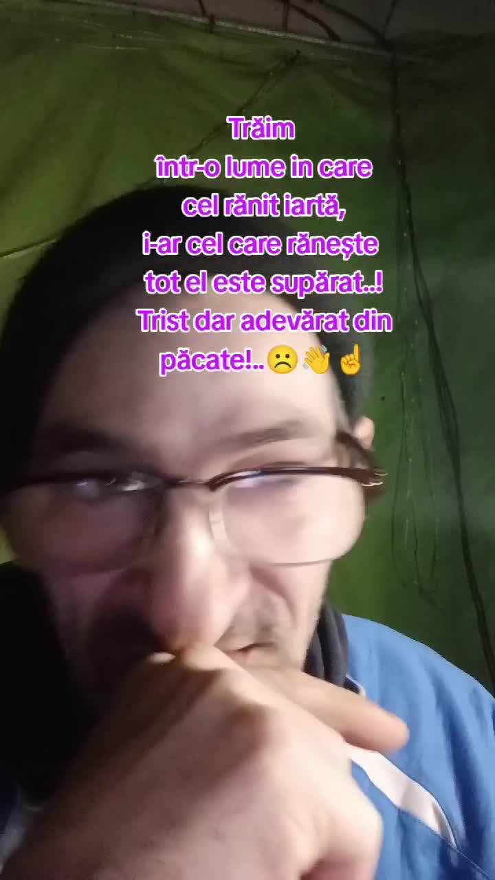 Trăim într-o lume în care cel rănit iartă, și cel care rănește tot el este supărat...Om Al Străzii (Denys.Roby)☝️