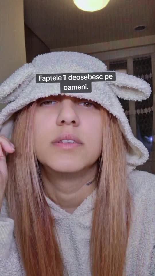 👥️
