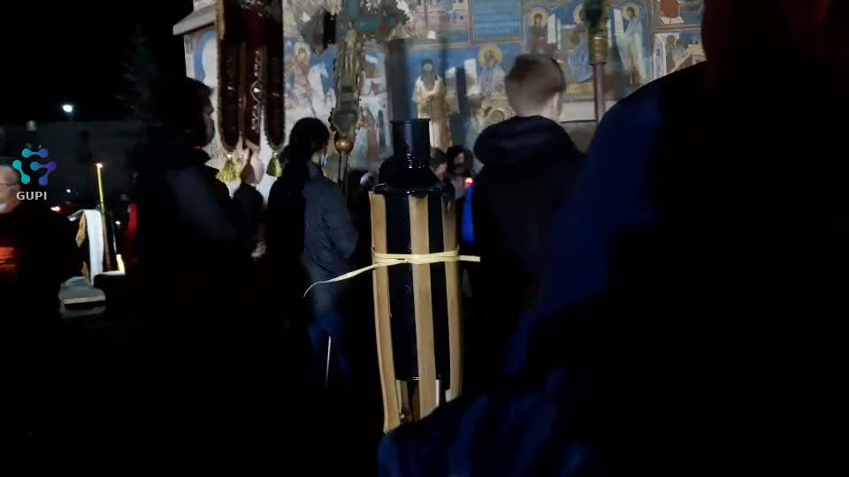 ..Dar nu tot ce se vede e și adevărat..    SI  ..
 E IN NOI nici de cum în dogme