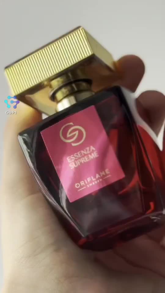 ✨ Giordani Gold Essenza Supreme – un parfum elegant și sofisticat, cu o aromă intensă și rafinată. Notele sale bogate creează o impresie luxoasă și fe