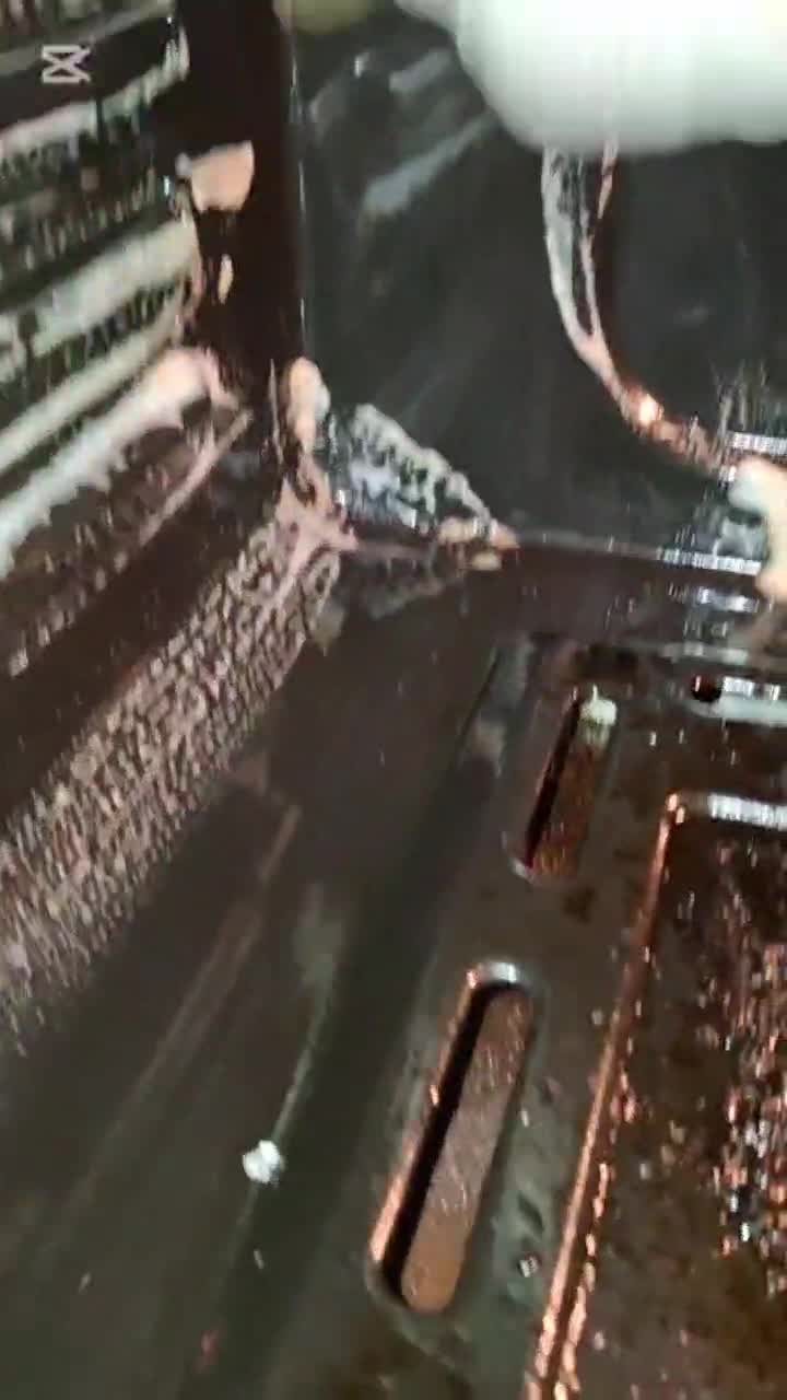 Gata cu frecatul! 🛑✨ BrilGrill topește instant grăsimea și arsurile de pe cuptor sau grătar. Fără efort: pulverizezi și ștergi! 📩 detalii.