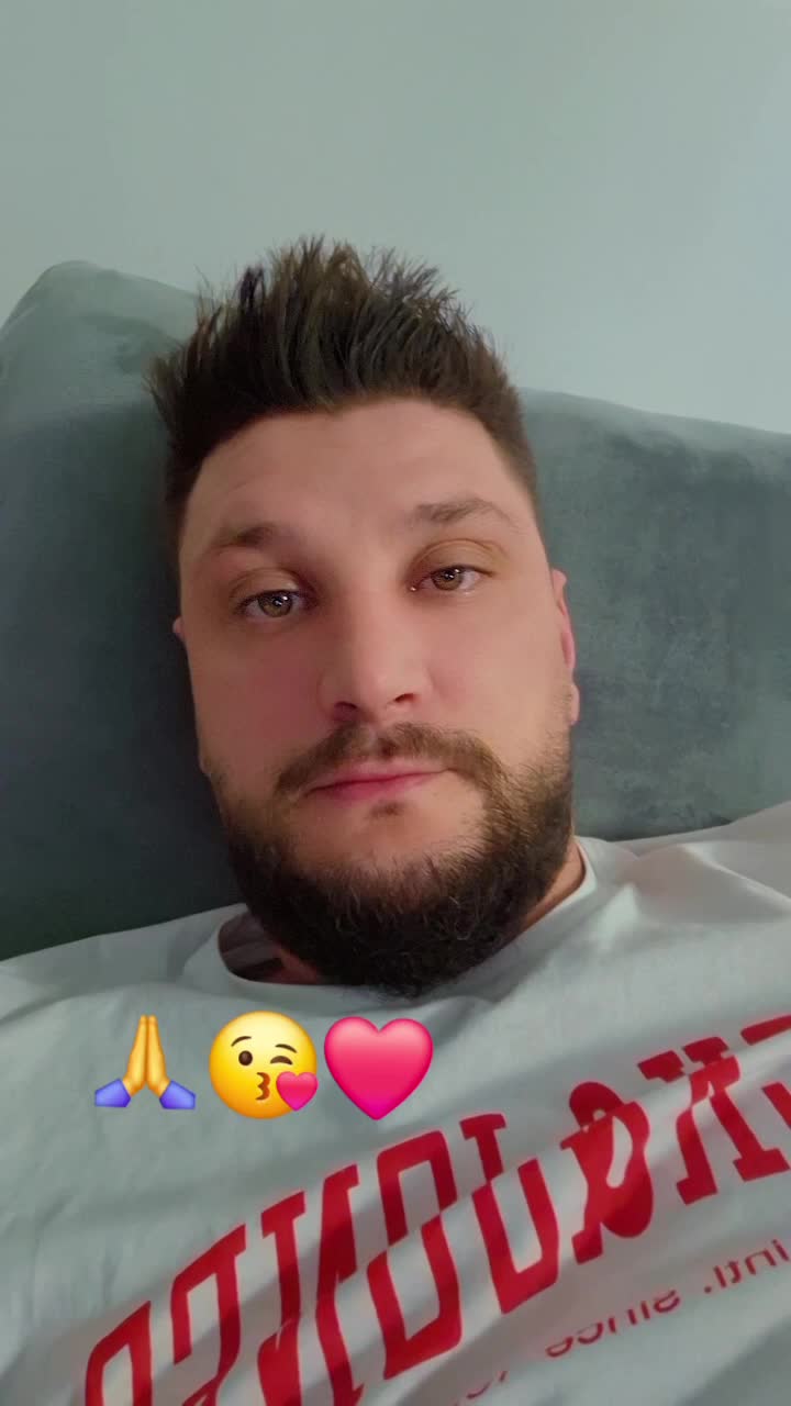 imi dați și mie urmărire sa fac si eu 200 sa pot face live ? dau inapoi 😁😘
Mulțumesc frumos 😜🤝🤞