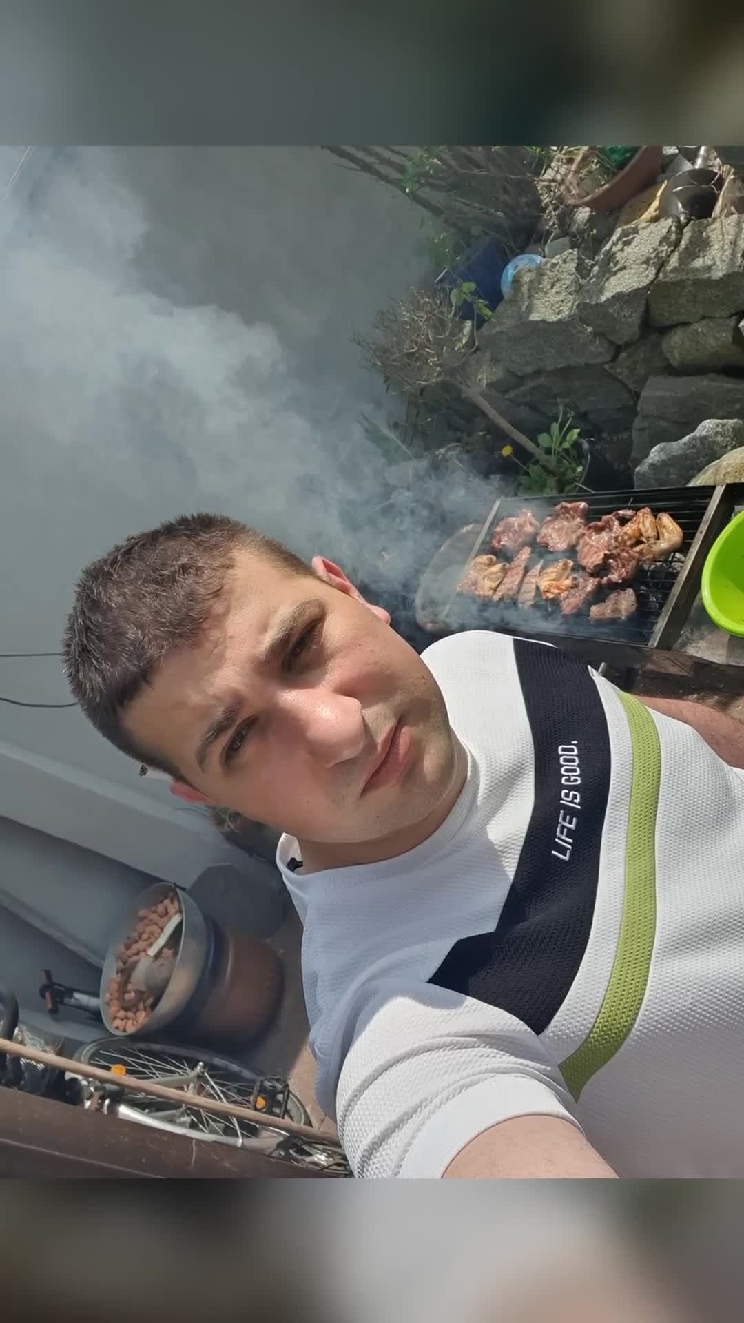 Haideti si voi la un gratarescu 🤗🤗🤗😉😉