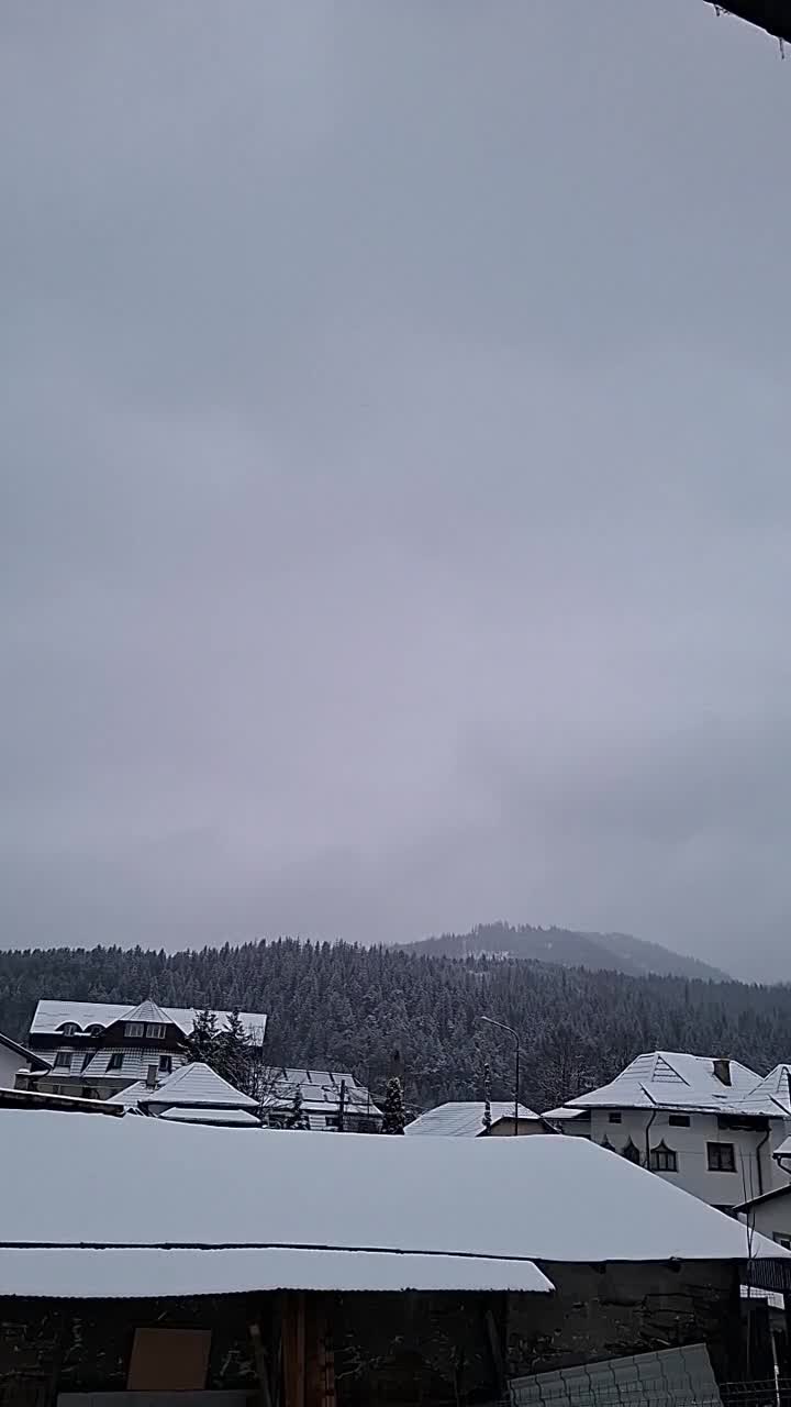 Să  avem o zi cu pace și liniște  sufletească  Dumnezeu  să  ne binecuvânteze!