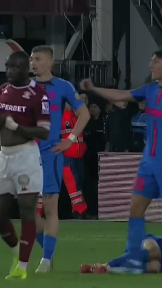 GOL Rapid, anulat de VAR după 2 minute! ❌⚽ | Decizie corectă?
