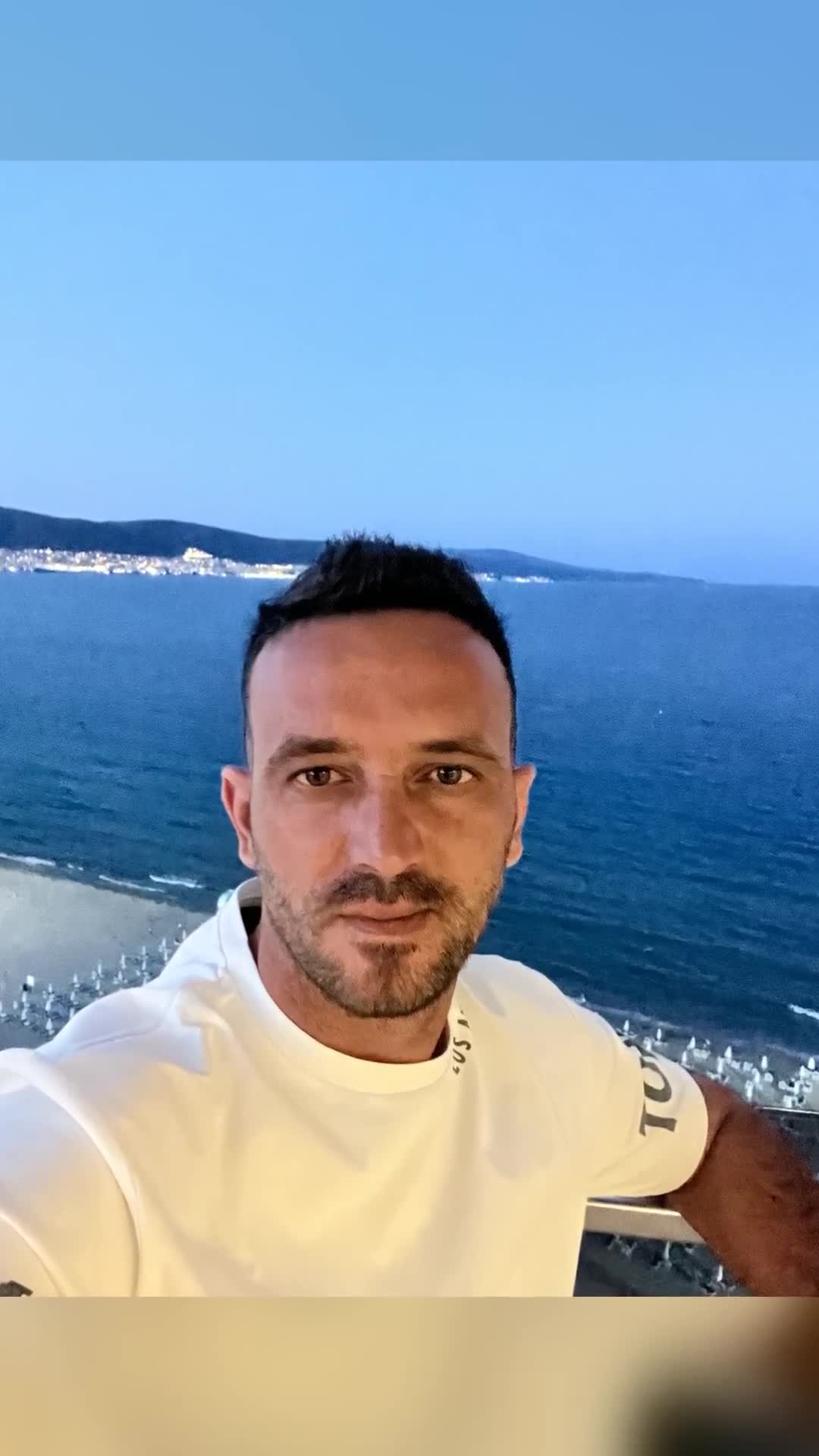 👋