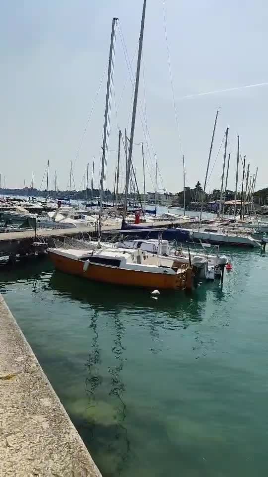 Desenzano Del Garda 🇮🇹⛵            ărci ălătorii ții